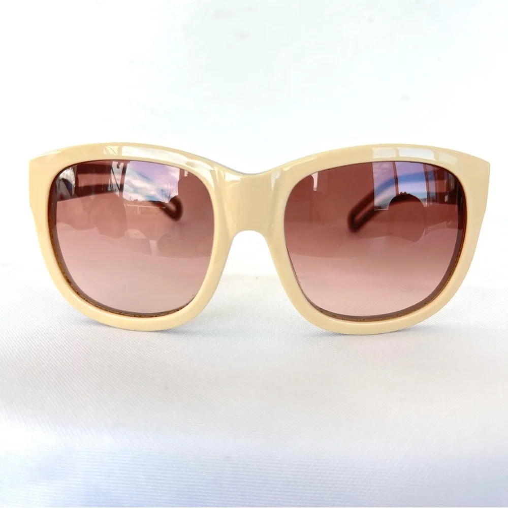 CHLOÈ CL 2124 C03 Brown Gradient Lenses Beige Cutout Gold Logo Frame Sunglasses